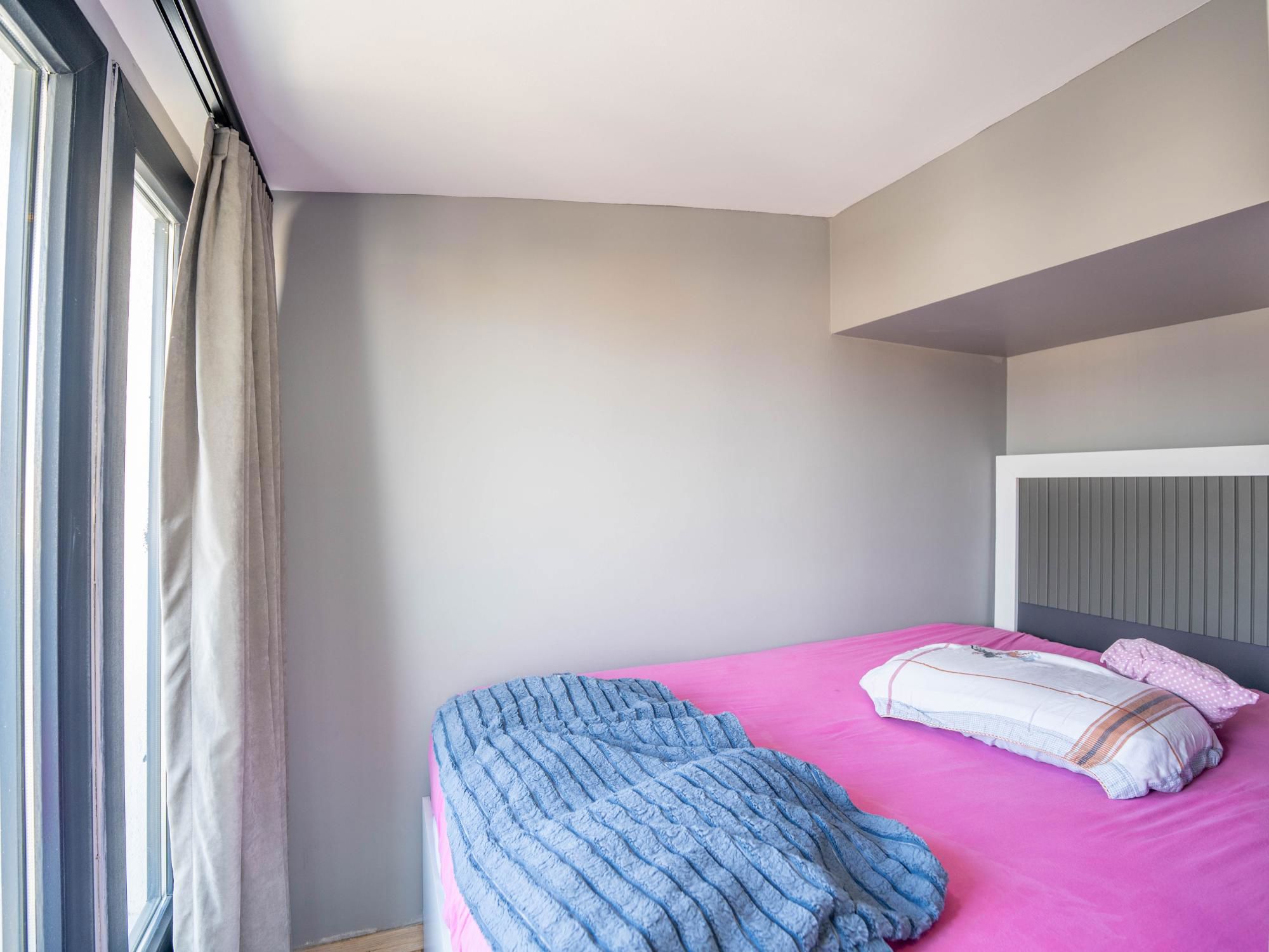 URLA YAKA MAH.'DE-ÖZEL İÇ MİMARİLİ - 3+1 DAİRE