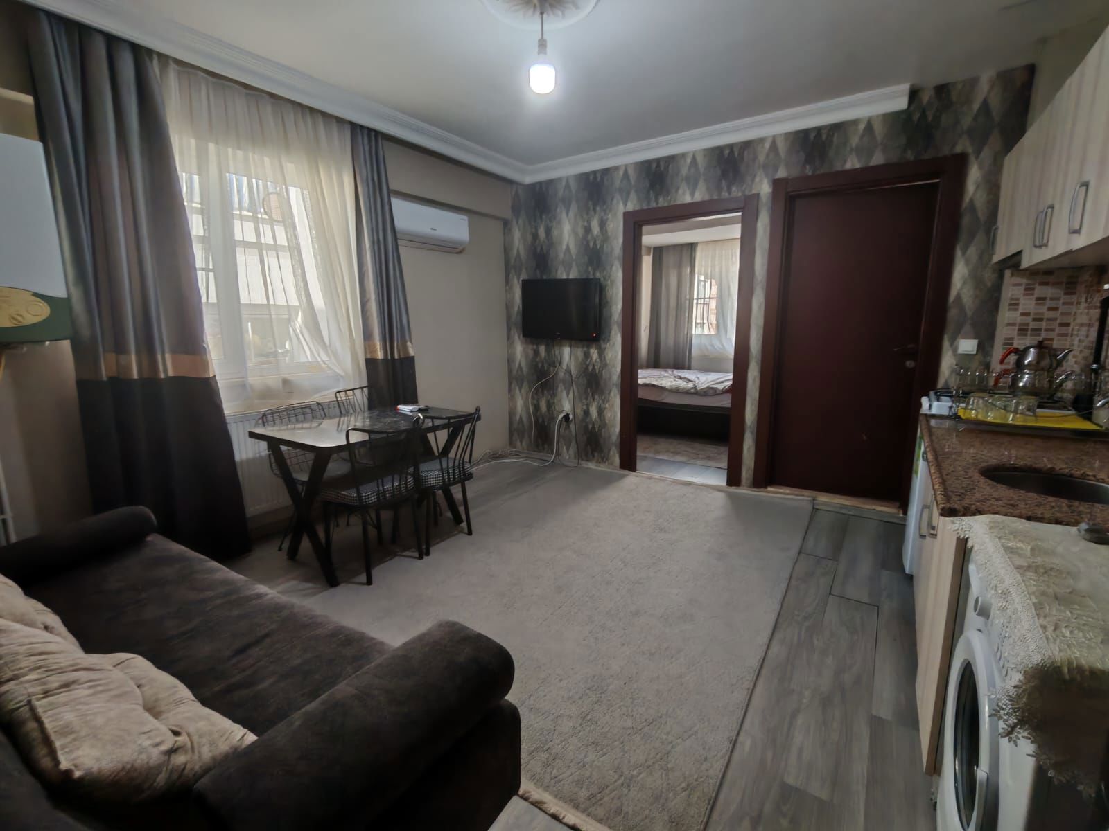 REMAX MODEL DEN ISTIKLAL MAHALLESINDE KIRALIK 1+1 APART