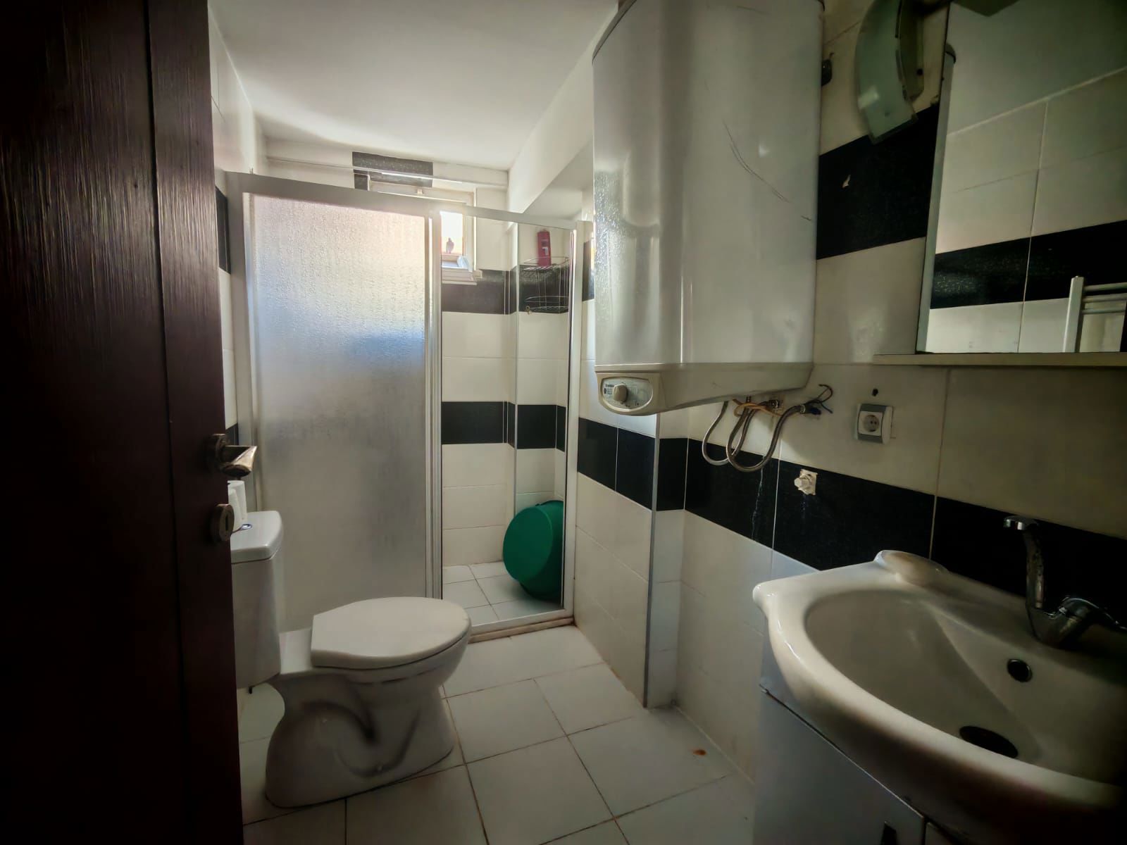 REMAX MODEL DEN ISTIKLAL MAHALLESINDE KIRALIK 1+1 APART