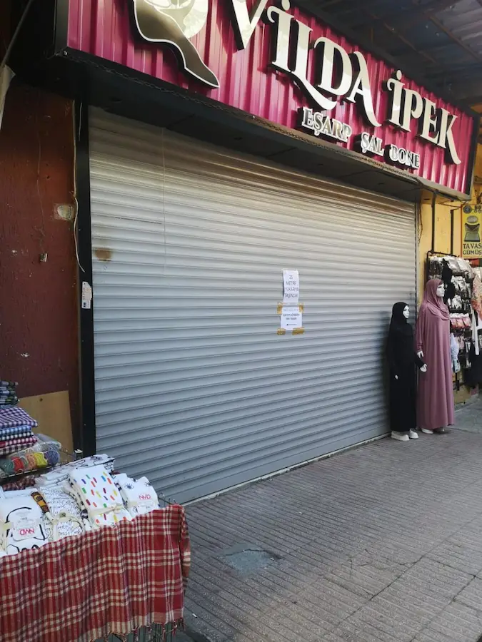 MAHMUTPAŞA YAZMACILAR ÇARSISI 80M2 DÜKKAN KIRALIK DÜZ GIRIŞ