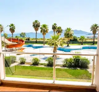  DENİZE SIFIR KIYIKIŞLACIK İASOS MODERN SİTESİNDE 2+1 EŞYALI YAZLIK
