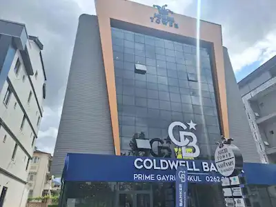 BELEDİYE KARŞISI 110 M² KİRALIK PLAZA OFİS KATI