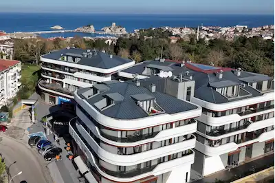 ŞİLE İDEALİST CADDE'DE KURUMSAL FİRMALARA KOMŞU SATILIK DÜKKAN