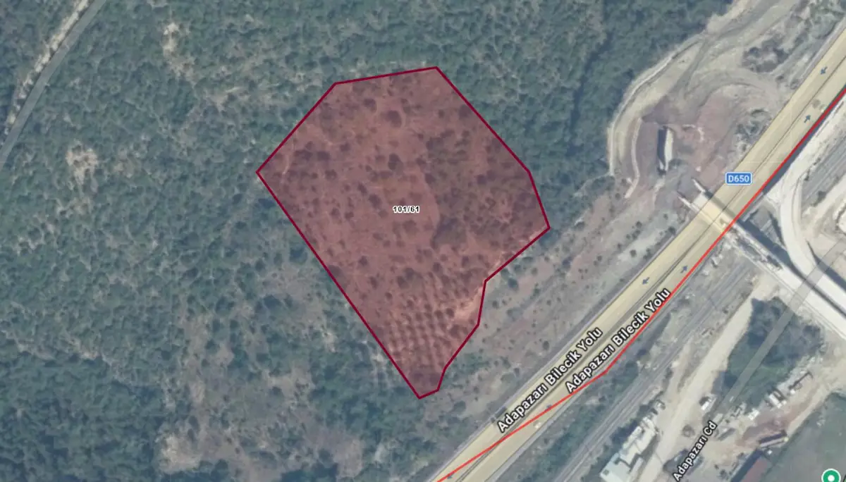 SAKARYA GEYVE ANA YOLA CEPHE SATILIK 16.849 M2 TARLA