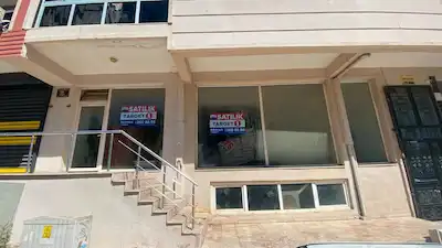 TORBALI AYRANCILAR'DA GENİŞ KULLANIM ALANLI SATILIK 200 METRE KARE DÜKKAN