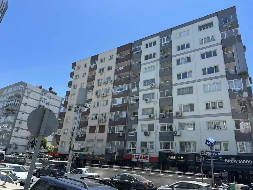 POLİGON METRO DURAĞI ÖNÜ SATILIK 3 + 1 DAİRE