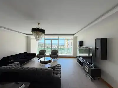 YEŞİL İSTANBUL EVLERİ'NDE 5. KAT SATILIK 200 M2 DAİRE