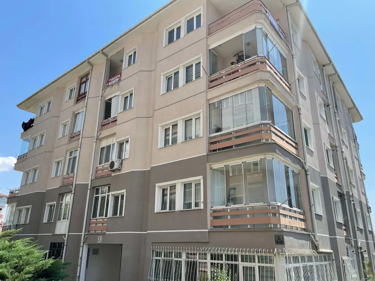 BATIKENT METRO DURAĞINDA YENİ YAPILI SATILIK 3+1 SİTE DAİRESİ