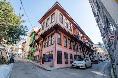 REMAX ADVANTAGE'DEN SETBAŞI'NDA TARİHİ KONAK