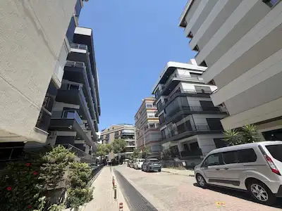 BOSTANLI’DA DENİZ MANZARALI EŞYALI 3+1