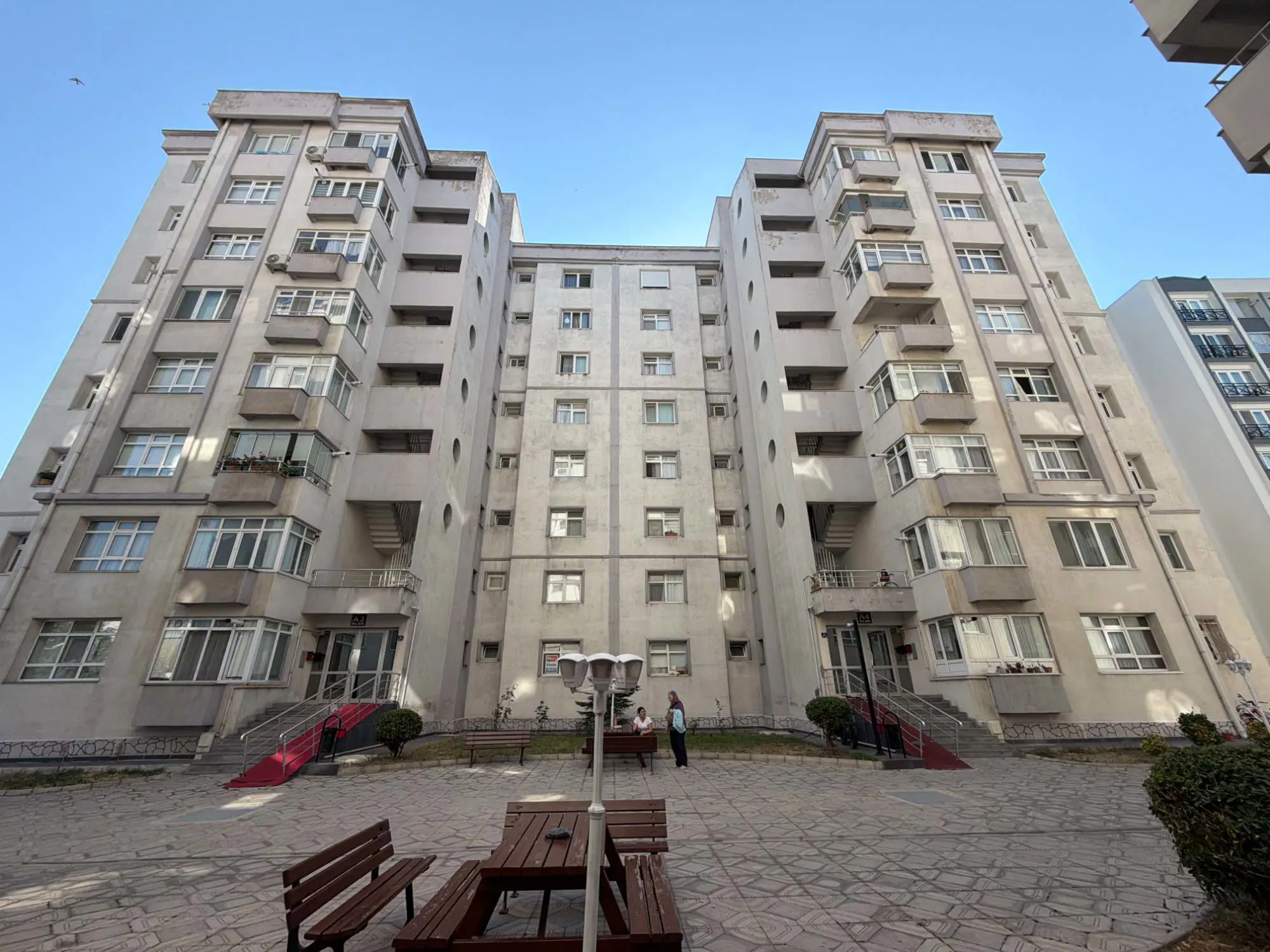 ÇANAKKALE ÇAĞDAŞKENT 2'DE KAPALI MUTFAKLI KISMİ EŞYALI KİRALIK 2+1 DAİRE