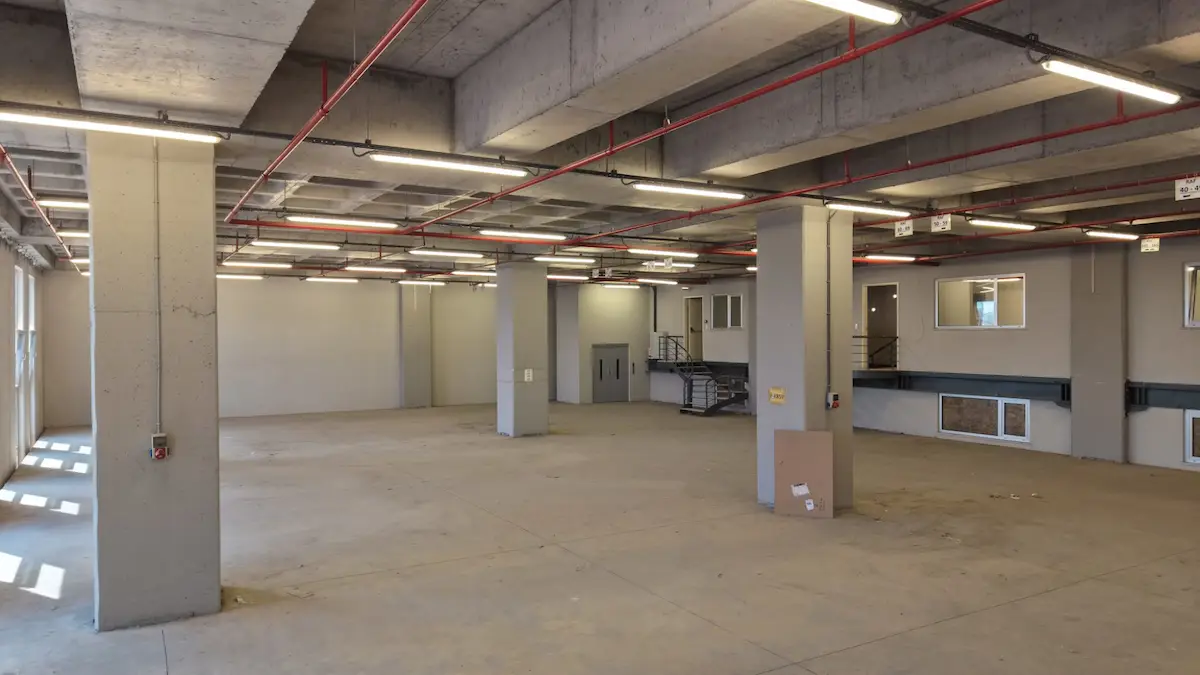 ESENYURT AKÇABURGAZ TEM 34'TE 2.000 M² KİRALIK İMALATHANE DEPO FABRİKA 3