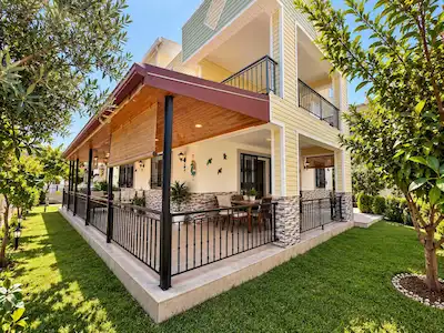 KUŞADASI GÜZELÇAMLI’DA SATILIK MÜSTAKİL 5+1 VİLLA