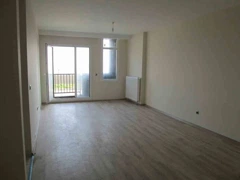 ESENYURT N LOGO SİTESİNDE EBEVEYN BANYOLU KİRALIK 2+1 DÜZ GİRİŞ DAİRE