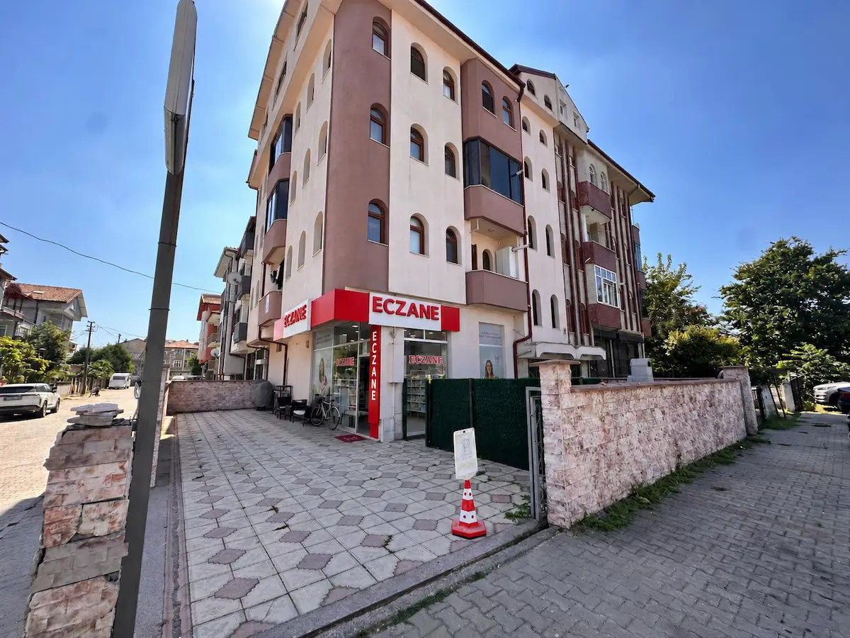 ERENLER KÜPÇÜLER’DE ECZANE KİRACILI 150 M² YATIRIMLIK DÜKKAN 2