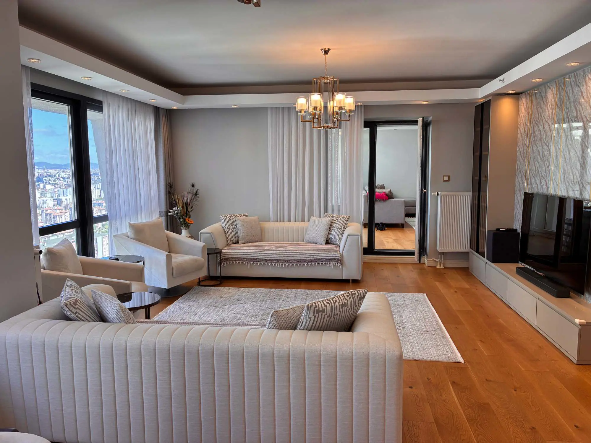 My Towerland Ataşehir 3383 Ada Özel Tasarım 260m2 Kat Bahçeli Balkonlu 3+1 Kiralık Daire — fotoğraf 2