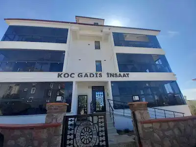 KARAAĞAÇ’TA DENİZ MANZARALI, LÜKS EŞYALI KİRALIK DAİRE