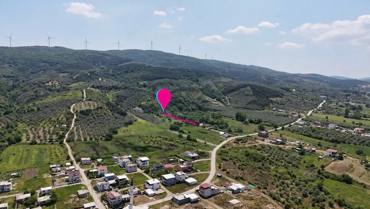 REMAX AREA DAN MESUDIYE DE SATILIK 1301 M2 DENIZE YAKIN TARLA