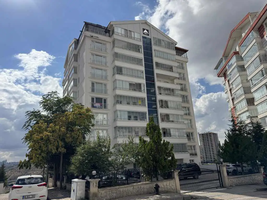 EGE MAHALLESİNDE GENİŞ BALKONLU FULL TAPULI ARA KAT SATILIK 3+1 DAİRE
