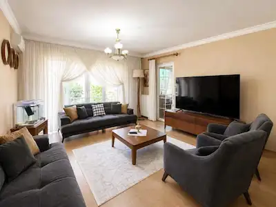 ADNAN KAHVECİ MAHALLESİ AVRUPA CADDESİ ÜZERİNDE KISA KATLI 3+1
