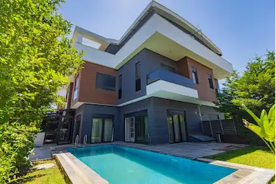 KONYAALTI SATILIK ULTRA LÜX 6+2 VİLLA