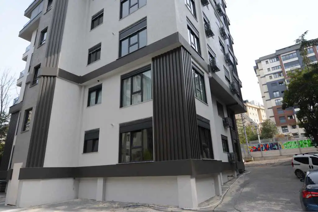 KIZILTOPRAK’TA MERKEZİ KONUMDA, BALKONLU SIFIR 2+1 KİRALIK DAİRE 3