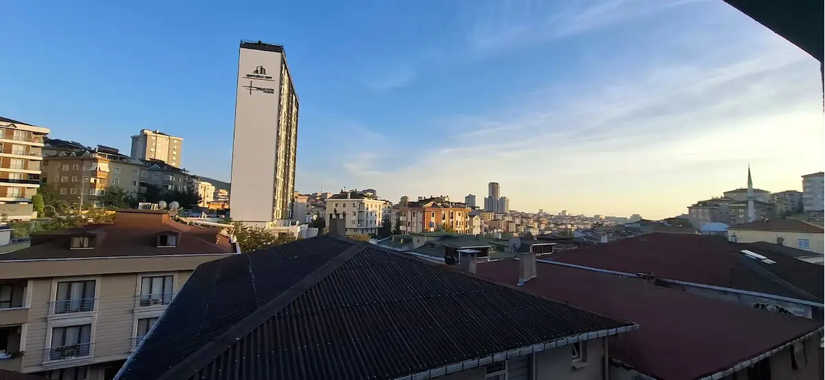 İÇERENKÖY METROYA 5 DK MESAFEDE 1+1 KİRALIK