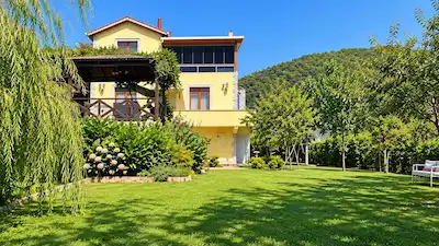 ŞİLE YEŞİLVADİ 700 M2 ARSA İÇERİSİNDE 4+1 SATILIK VİLLA