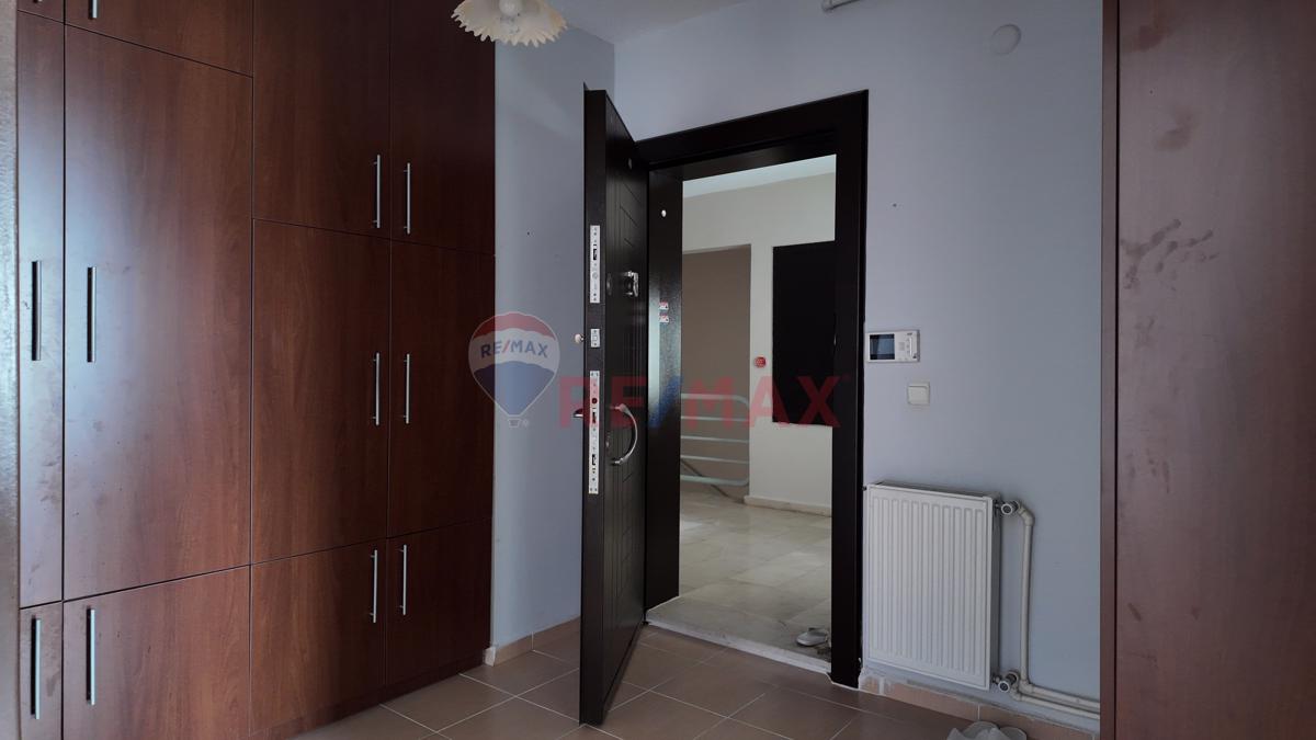 ÜNİVERSİTEYE ÇOK YAKIN KONUMDA DORUKKENT 1 SİTESİNDE 3+1 DAİRE