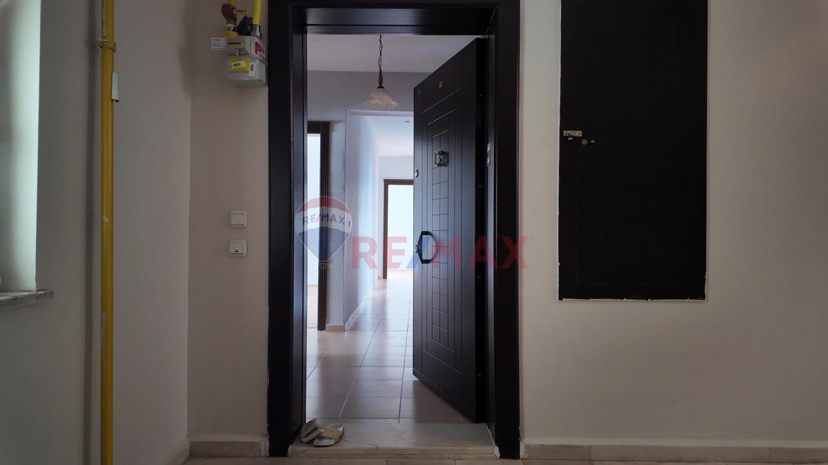 ÜNİVERSİTEYE ÇOK YAKIN KONUMDA DORUKKENT 1 SİTESİNDE 3+1 DAİRE