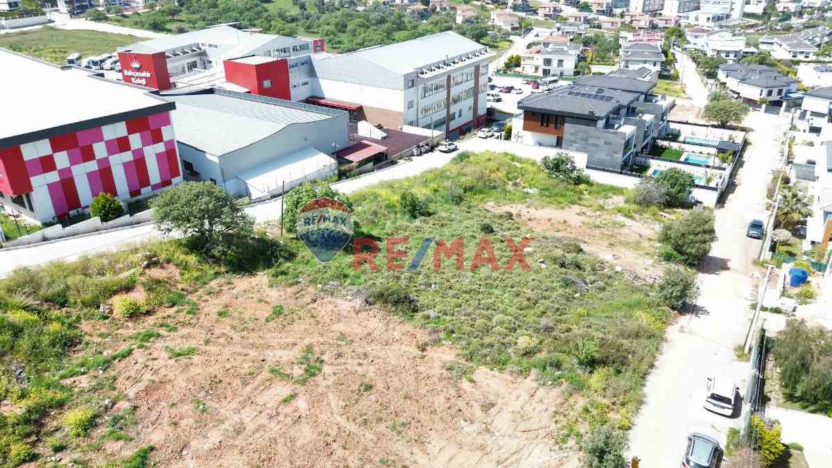 GÜZELBAHÇE'DE 1050M2 MÜSTAKIL VILLA İMARLI SATILIK ARSA