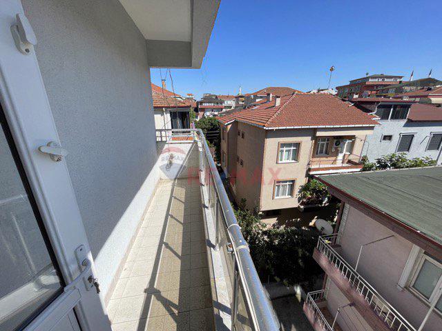 REMAX DELUXE'den 95 EVLER PAZAR SOKAĞINDA 3+1 ARAKAT KİRALIK