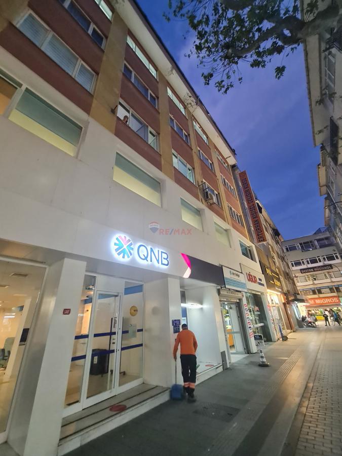 PENDİK'DE ÇARŞIYA CEPHE KİRALIK 600 M2 KAT