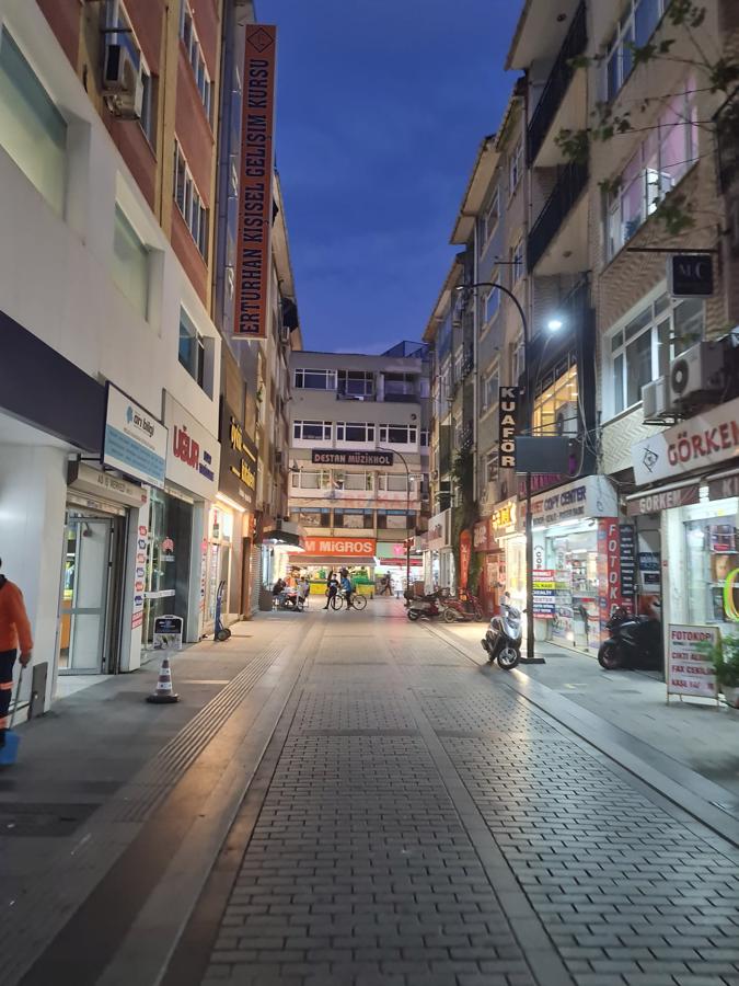 PENDİK'DE ÇARŞIYA CEPHE KİRALIK 600 M2 KAT