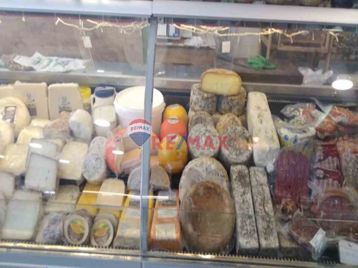 BORNOVA ATATÜRK MAH. KİRALIK 200 M2 DÜKKAN