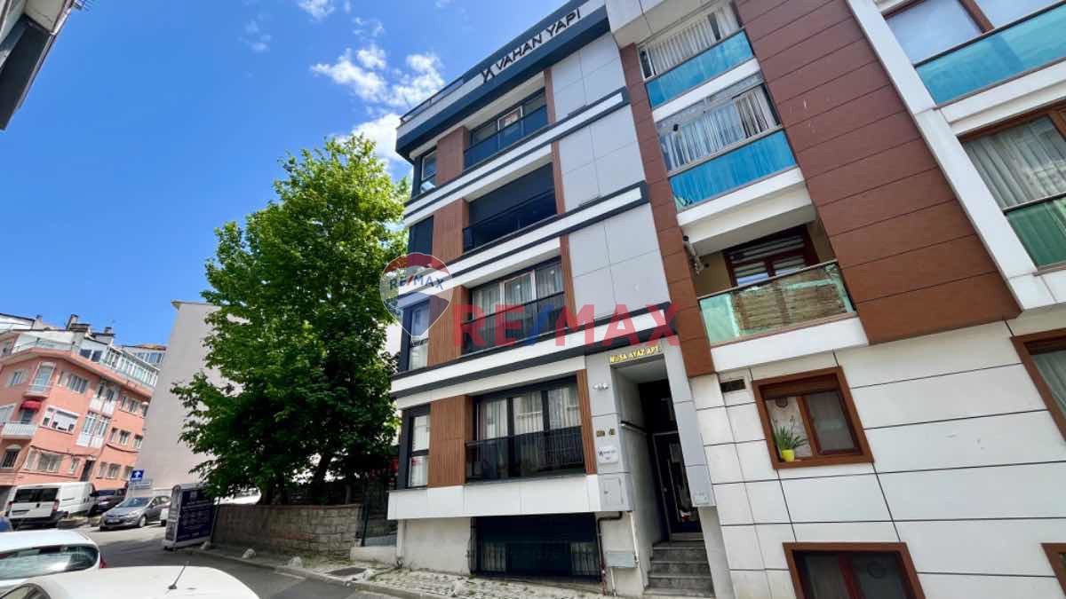 ÜSKÜDAR BAĞLARBAŞI'NDA BAHÇE TERASLI SATILIK 3+1 YENİ BİNADA