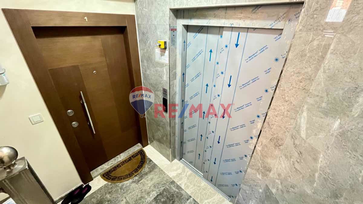 ÜSKÜDAR BAĞLARBAŞI'NDA BAHÇE TERASLI SATILIK 3+1 YENİ BİNADA