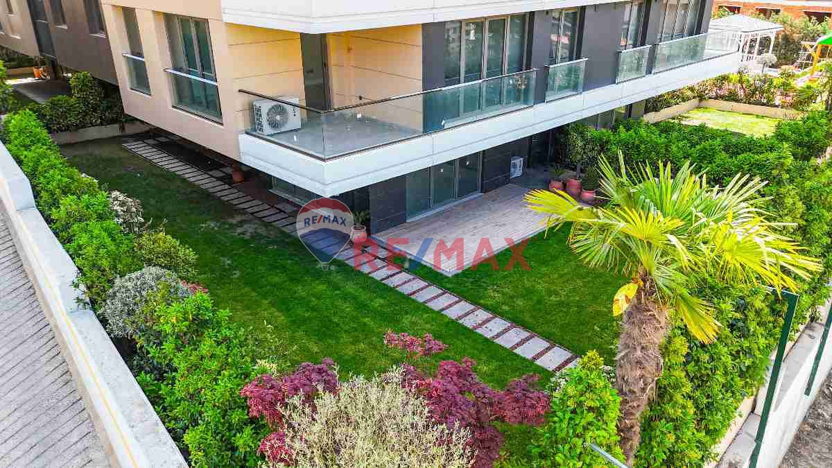 BEYLERBEYİ VADİMAHAL’DE KAPALI OTOPARKLI SATILIK 3+1 SATILIK LÜKS DAİRE