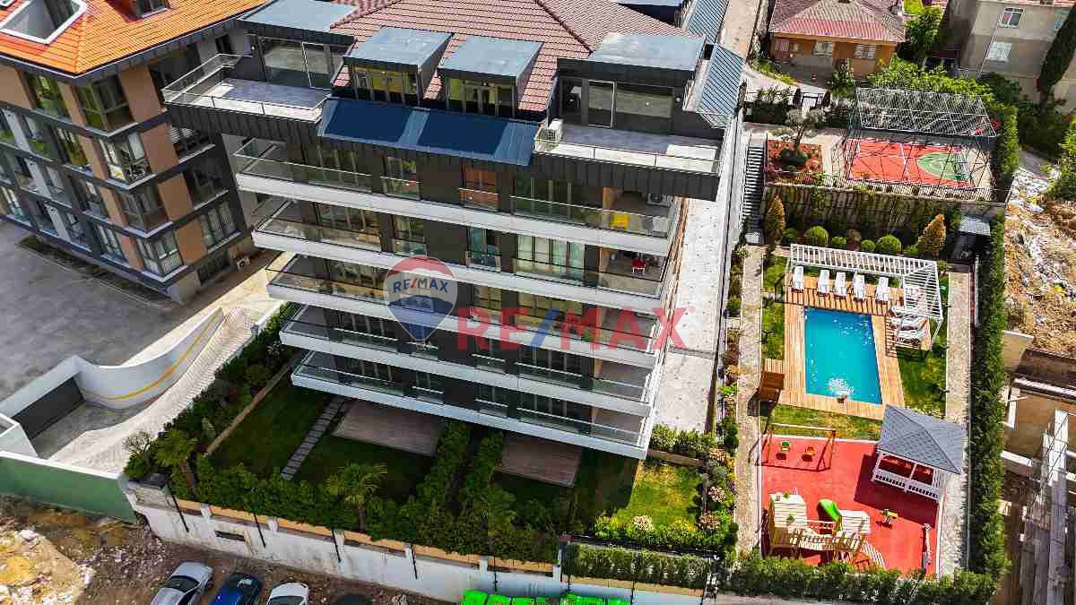 BEYLERBEYİ VADİMAHAL’DE KAPALI OTOPARKLI SATILIK 3+1 SATILIK LÜKS DAİRE