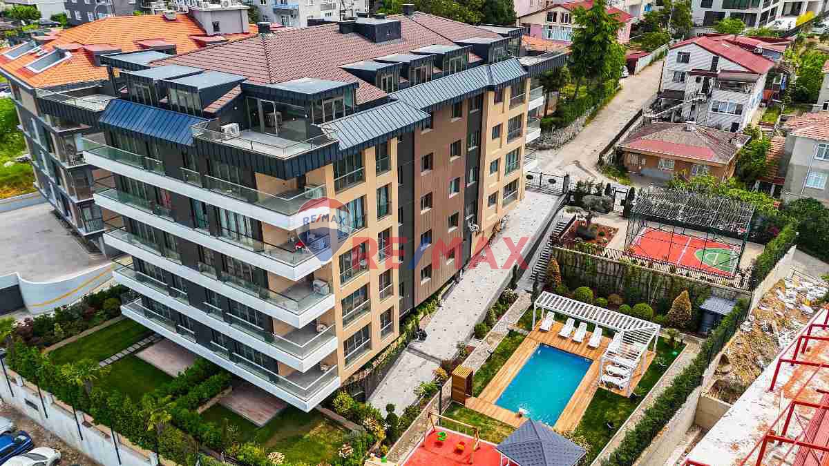 BEYLERBEYİ VADİMAHAL’DE KAPALI OTOPARKLI SATILIK 3+1 SATILIK LÜKS DAİRE