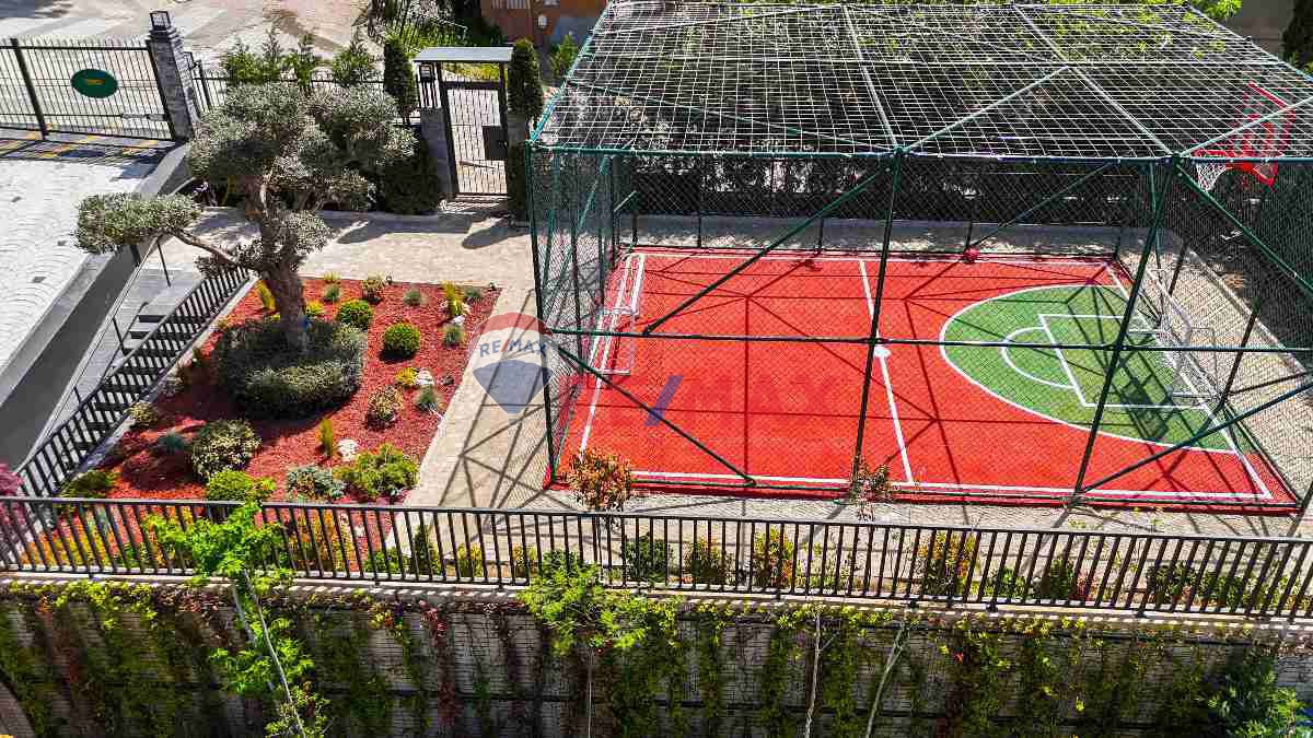 BEYLERBEYİ VADİMAHAL’DE KAPALI OTOPARKLI SATILIK 3+1 SATILIK LÜKS DAİRE