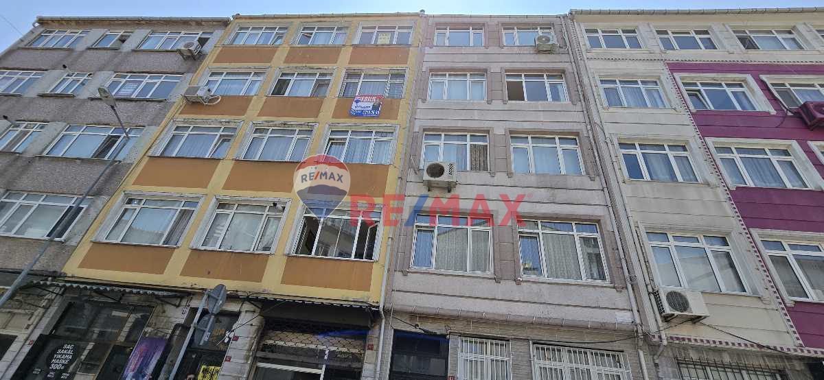 RE/MAX PRO ÖZLEM CANER'DEN HIRKA-İ ŞERİF'TE EŞYALI ÖN CEPHE 2+1 KİRALIK DAİRE