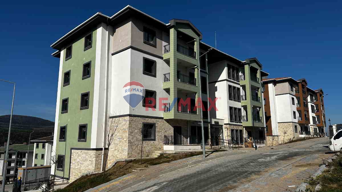 İZMIT SEKBANLI TOKIDE 2+1 KIRALIK SIFIR ARAKAT DAIRE