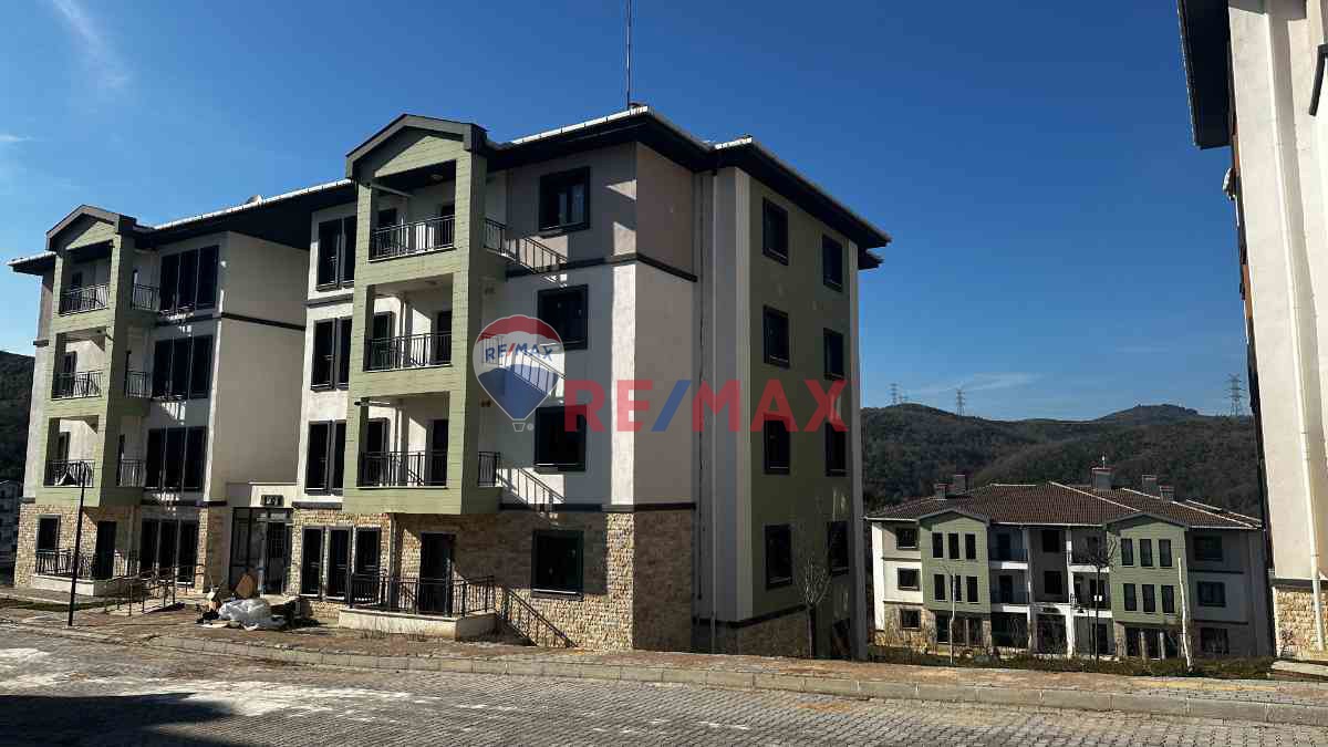 İZMIT SEKBANLI TOKIDE 2+1 KIRALIK SIFIR ARAKAT DAIRE