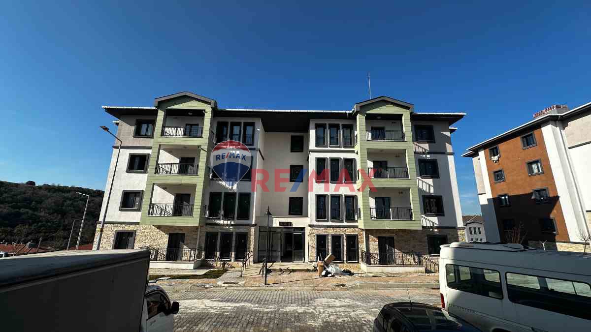 İZMIT SEKBANLI TOKIDE 2+1 KIRALIK SIFIR ARAKAT DAIRE