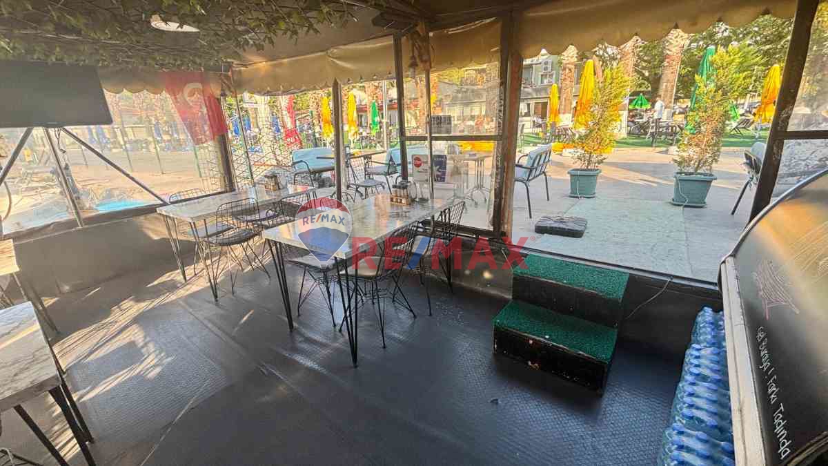 ALIAĞA SAHILDE DEVREN KIRALIK KOKOREÇÇI