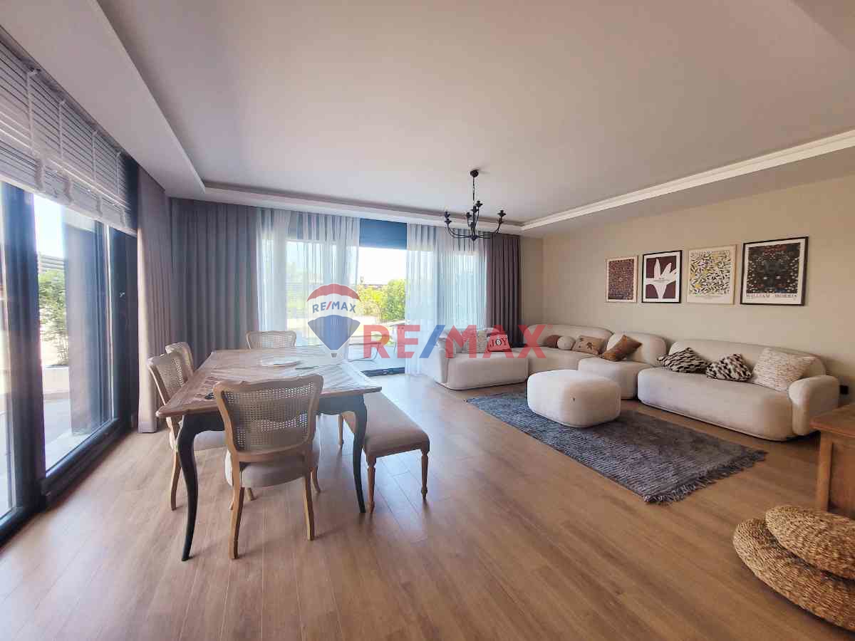 ZEKERİYAKÖYDE ÖZEL HAVUZLU, MODERN, AKILLI SATILIK YENİ VİLLALAR