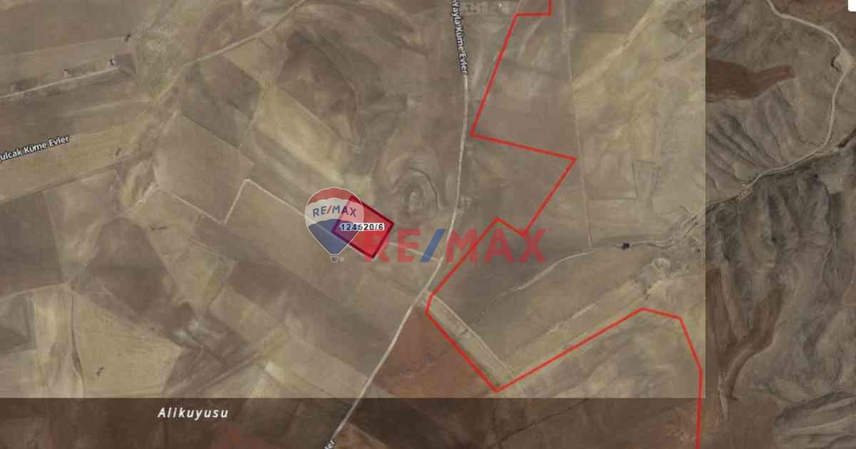 GÖLBAŞI BAĞIÇI MAHALLESINDE TEK TAPU 8.444 METRE KARE TARLA