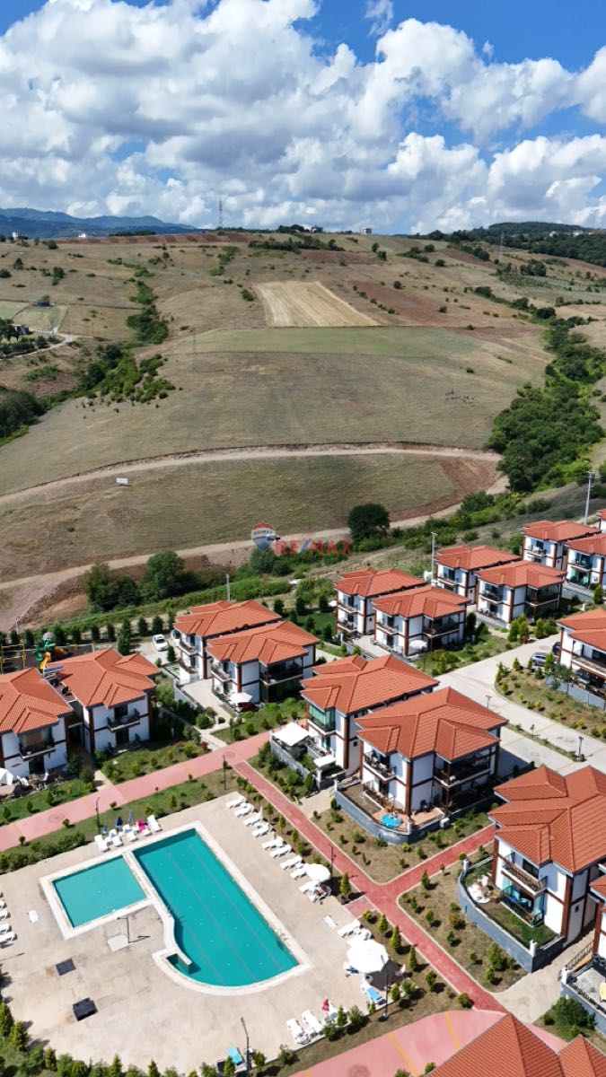 MÜKEMMEL VİLLALIK DENİZ MANZARALI