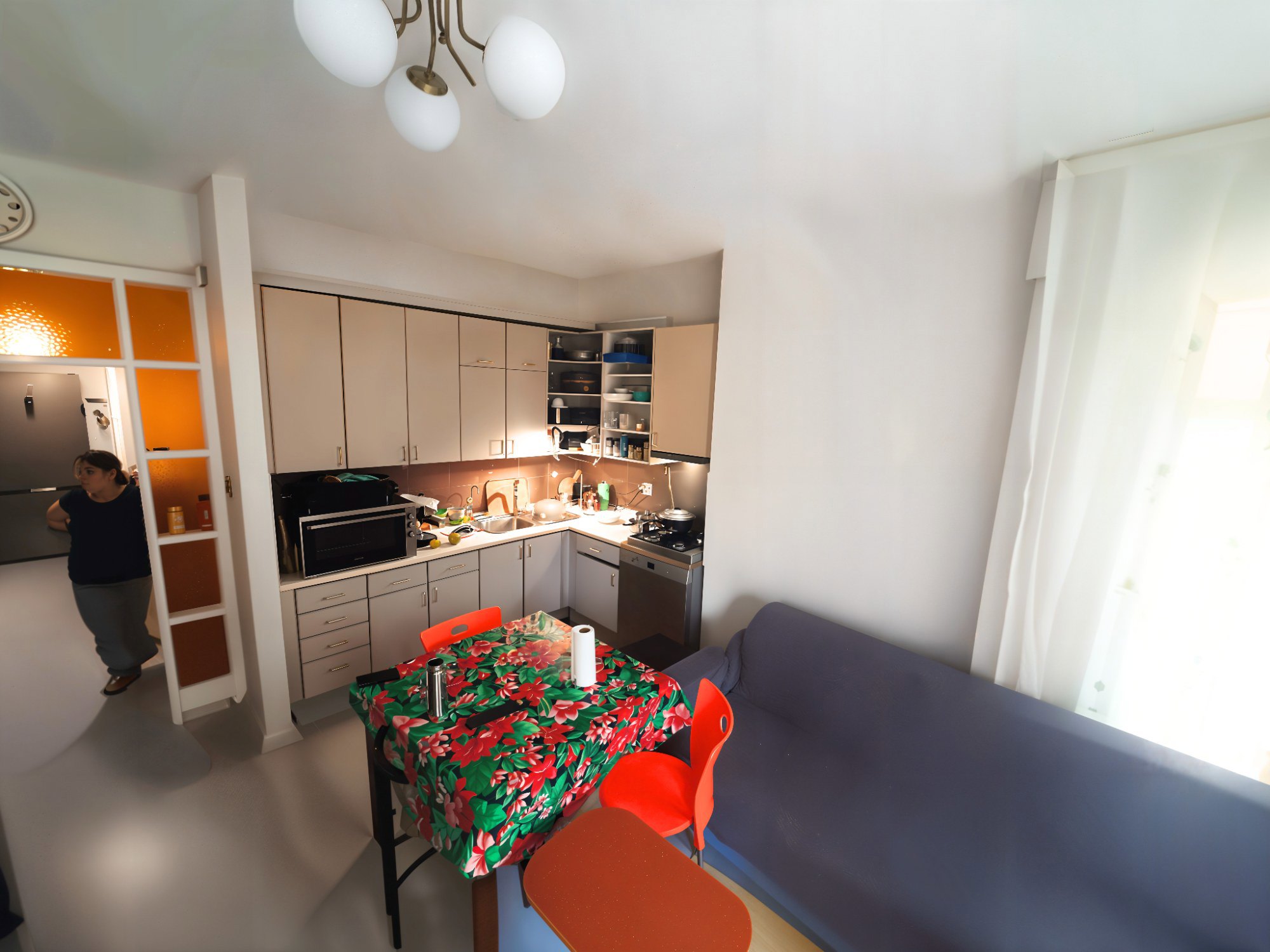 BÜYÜKADA'NIN MERKEZİNDE VE EN SAKİN SOKAĞINDA İÇİ YENİLENMİŞ 2+1